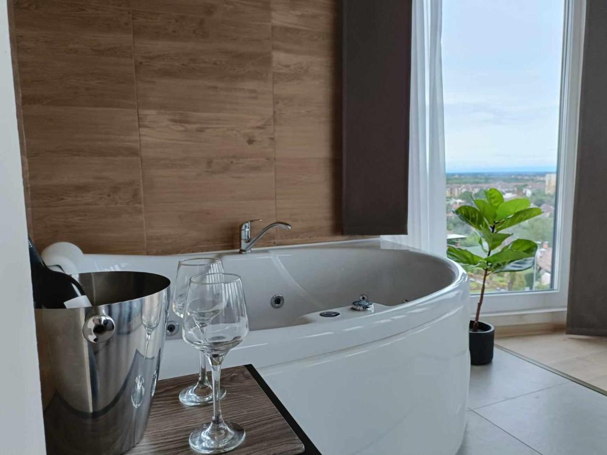 West Panorama Penthouse - Apartment With A Fantastic View Of The City ソンバトヘイ エクステリア 写真