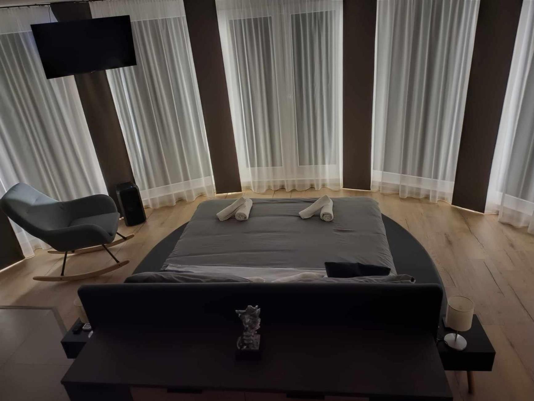 West Panorama Penthouse - Apartment With A Fantastic View Of The City ソンバトヘイ エクステリア 写真