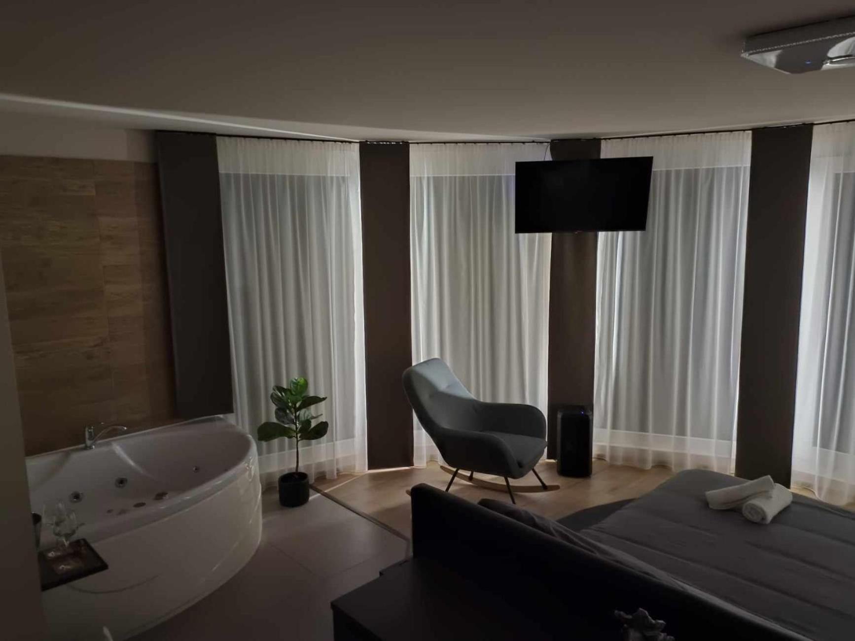 West Panorama Penthouse - Apartment With A Fantastic View Of The City ソンバトヘイ エクステリア 写真